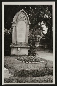 Grabstein von Hofmannsthals Eltern