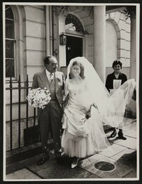 Raimund von Hofmannsthal mit seiner Tochter Sarah Arabella bei deren Hochzeit in London